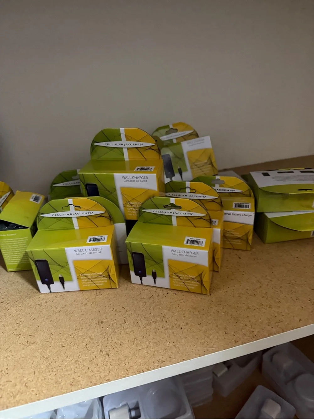Cellular Accents Wall Charger - Green/Yellow Box